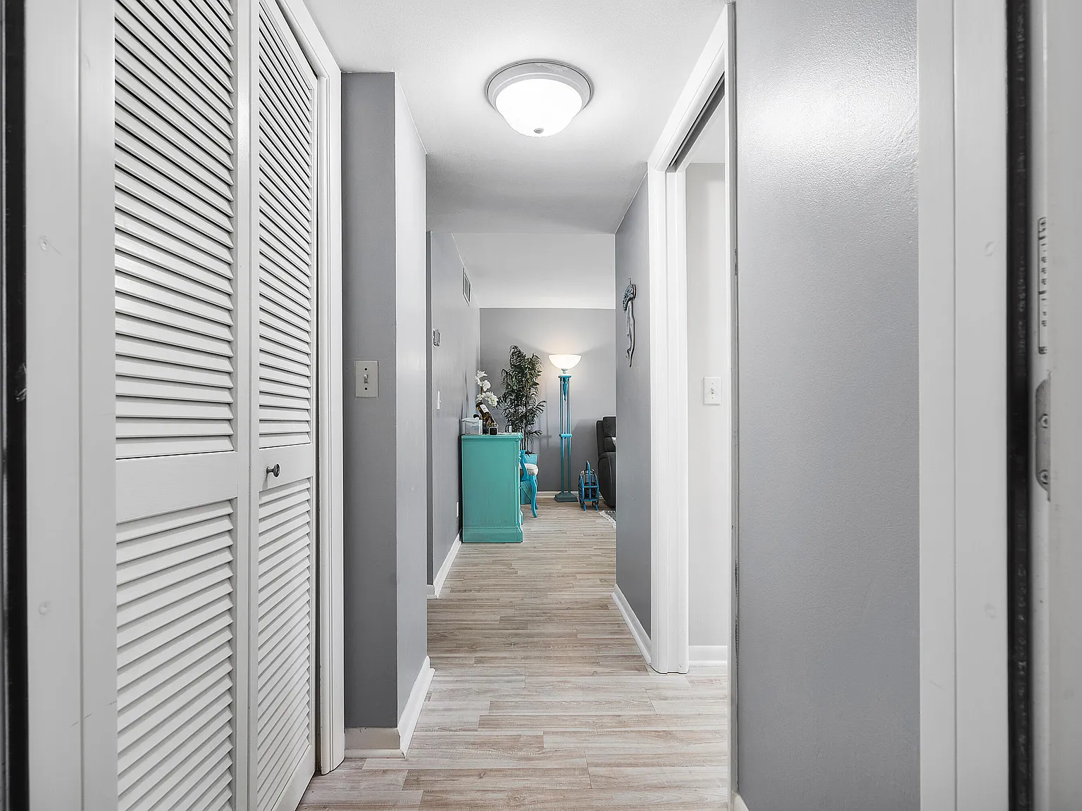 1 bed, 1.5 bath, 1100 sqft, $2,500 — Photo 3