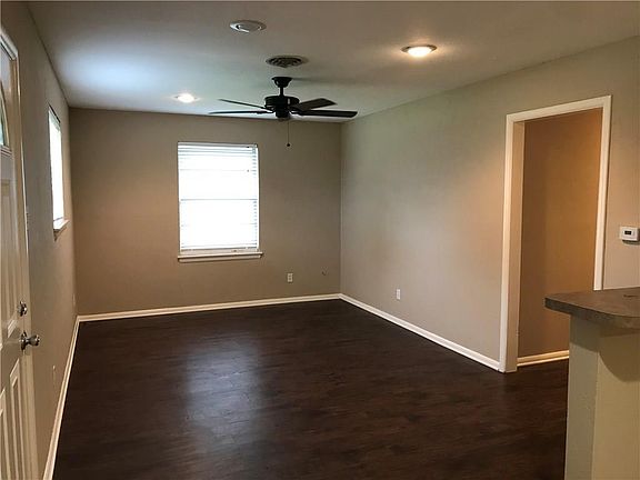 3rd image of 3020 Pritchett Dr