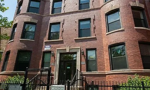 Building Photo - 2834 N Albany Ave #G