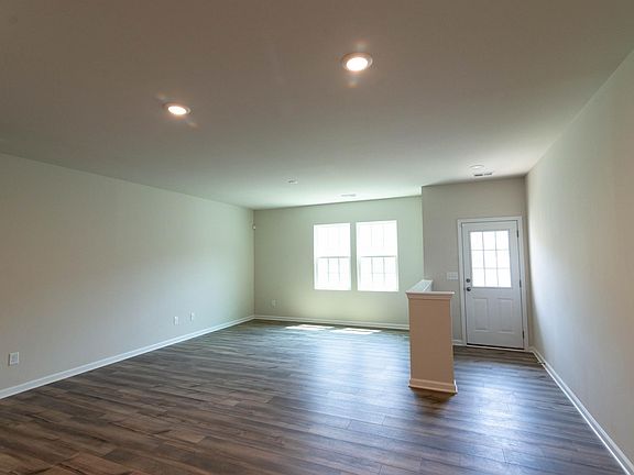 5th image of 15741 Country  House St