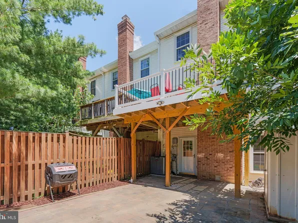 1532 Jato Ct, Woodbridge, VA 22192