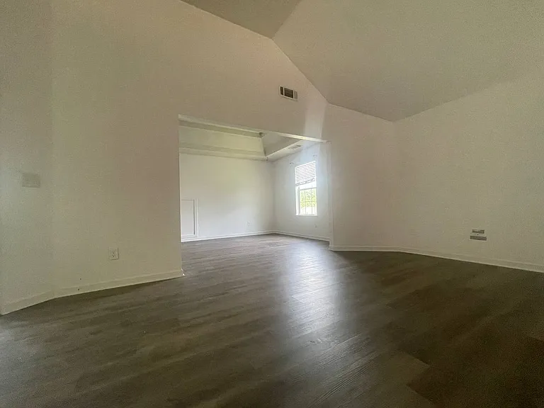 520 Lakeridge Ct — Photo 37