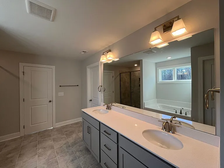 816 Challenger Ln — Photo 19