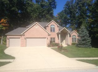 9906 Agora Dr, Fort Wayne, IN 46804