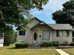 924 Sheridan Rd, Escanaba, MI 49829