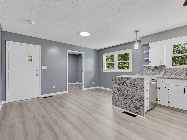 310 McDonald Dr — Photo 12