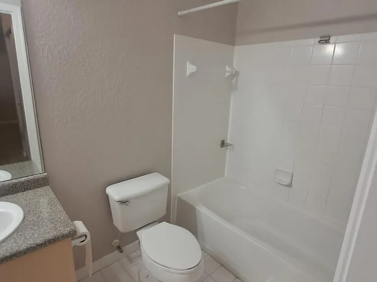 260 Crestwood Cir #106 — Photo 1