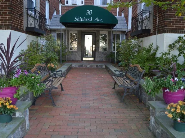 30 Shipherd Ave APT 9B, Lynbrook, NY 11563