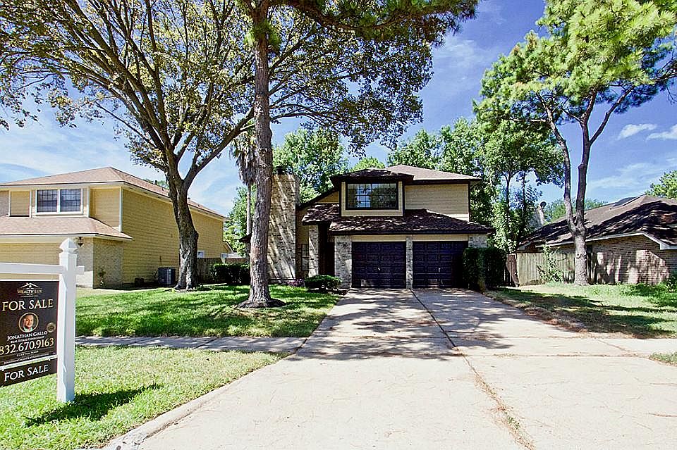 1st image of 15859 Meadow Village Dr