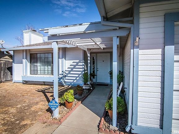 3rd image of 8071 Squirewood Ct