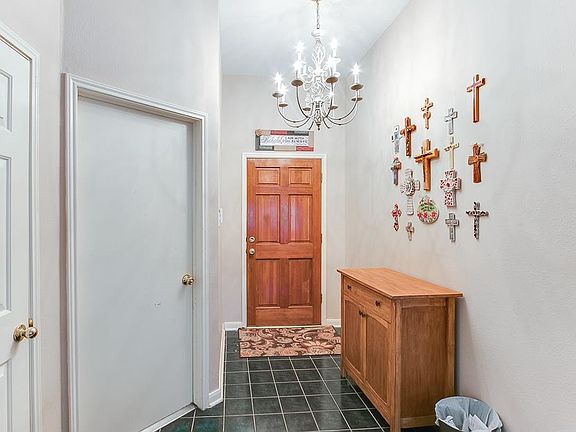 5th image of 3702 Pin Oak Dr E
