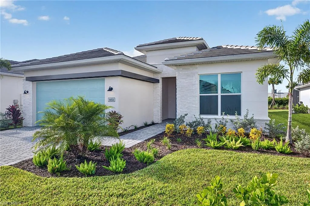 4 bed, 3.0 bath, 2489 sqft, $6,500 — Photo 1