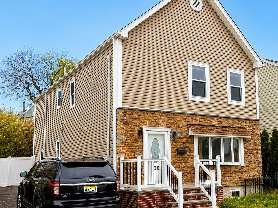 2nd image of 23 Valley St