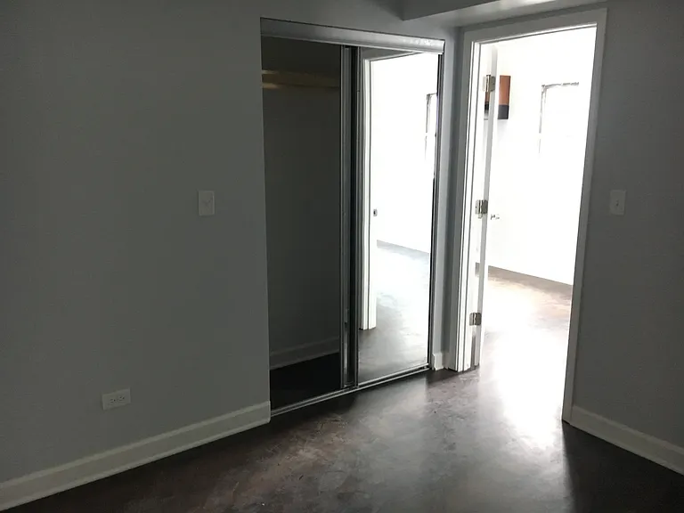 2228 S Sawyer Ave — Photo 8
