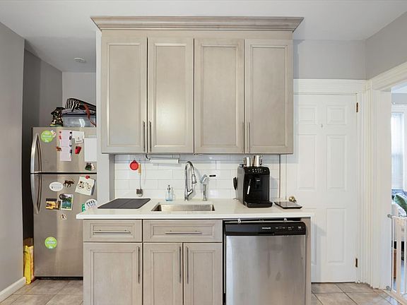 5th image of 53 Longview St #1
