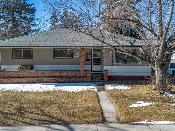 967 E Northmount Dr NW, Calgary, AB T2L 0B1