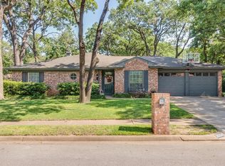 3004 Scenic Hills Dr, Bedford, TX 76021