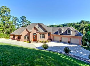 102 Coyatee Point Dr, Loudon, TN 37774