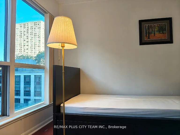 7 Carlton St #401 — Photo 6