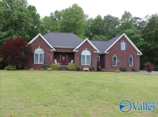 152 West Dr, Fyffe, AL 35971