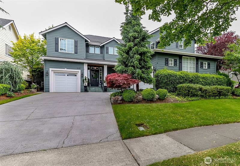 2nd image of 1847 Pointe Woodworth Drive NE