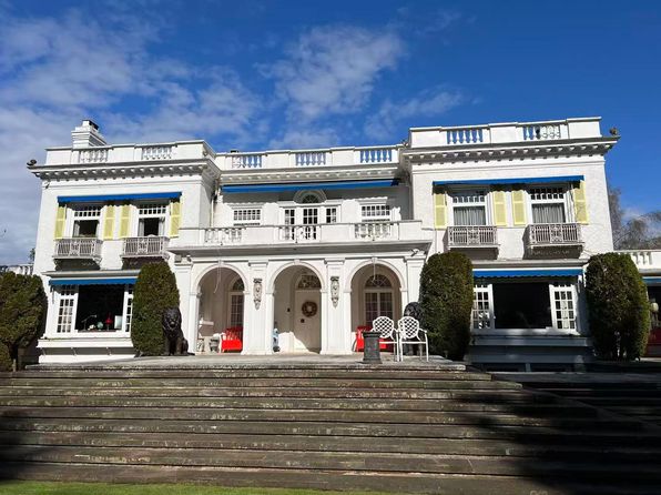 6 bedroom rental in Vancouver — photo 2