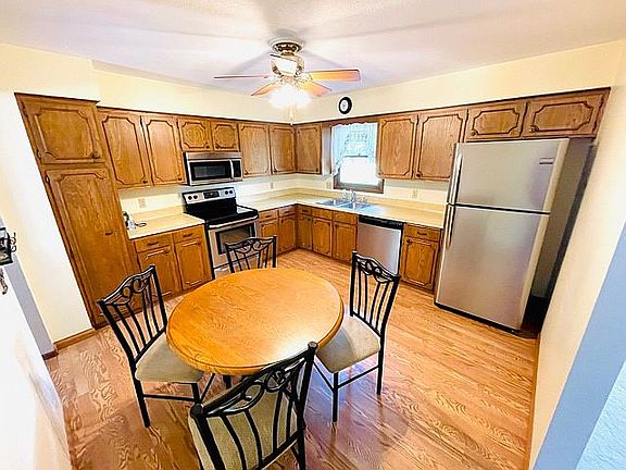 2nd image of 8835 Sprague Cir