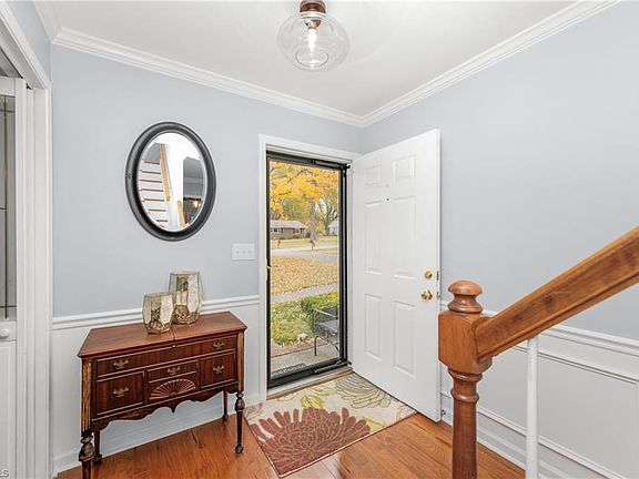 5th image of 1076 Candlewood Dr