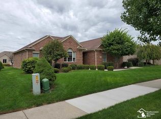 8415 Eagle Pointe Dr, Newport, MI 48166