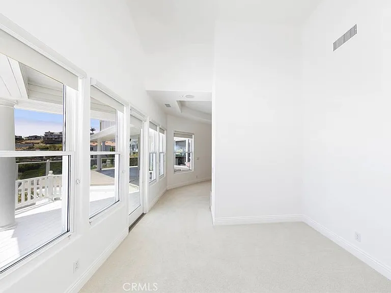 12 San Remo — Photo 27