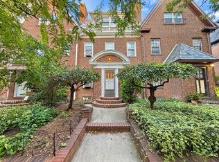 3441 74th St, Flushing, NY 11372
