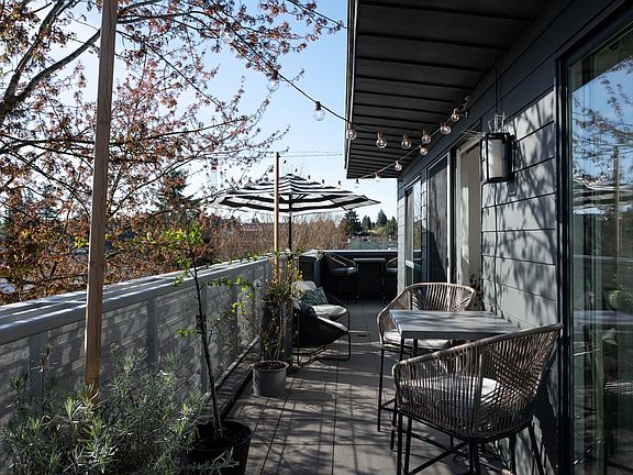 4th image of 683 E 27th Ave Penthouse 1