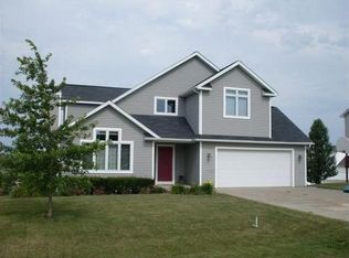 959 202nd Ave, Pella, IA 50219