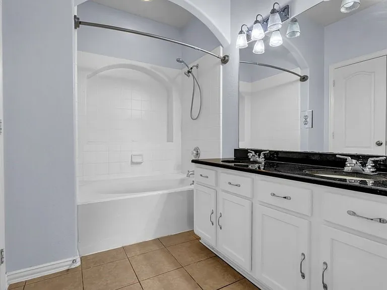 933 Bens Dr — Photo 11