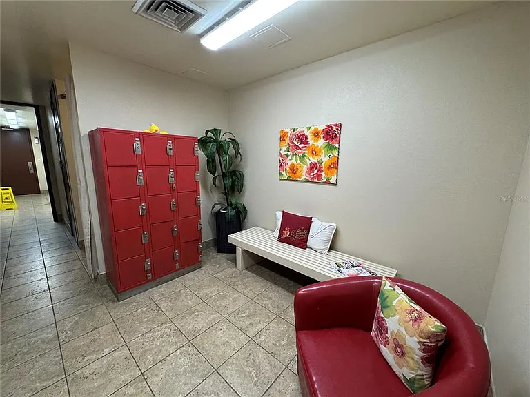 603 W Club Blvd — Photo 13
