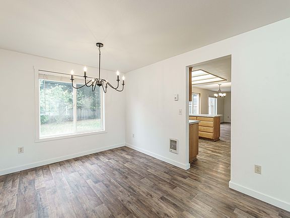 5th image of 3513 NE 154th Ave