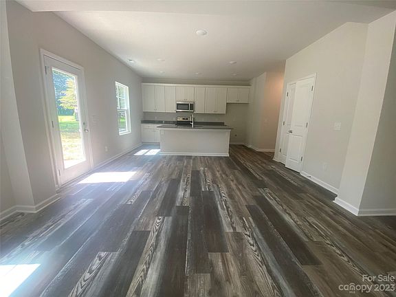 5th image of 350 Roger Dr #30