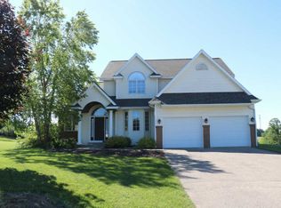 10701 Crestway Dr NE, Rockford, MI 49341