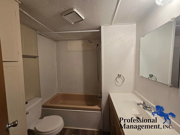 819 Heights Ln — Photo 10