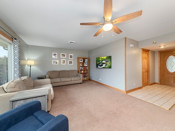 3rd image of 513 Briarwood Ln