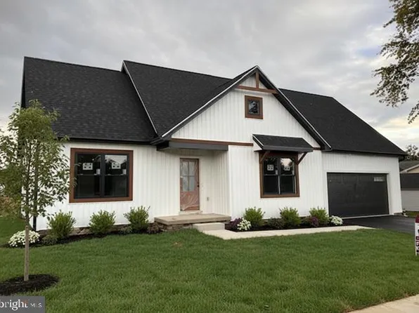 621 Spring Ave, Hanover, PA 17331