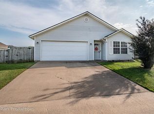 1570 Rosewood Ln, Siloam Springs, AR 72761