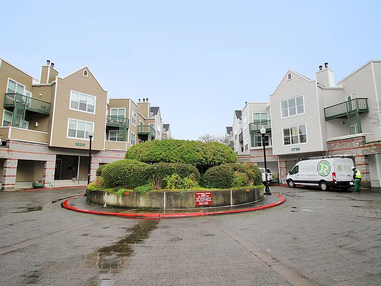 1710 S Harbor Way #205 — Photo 3