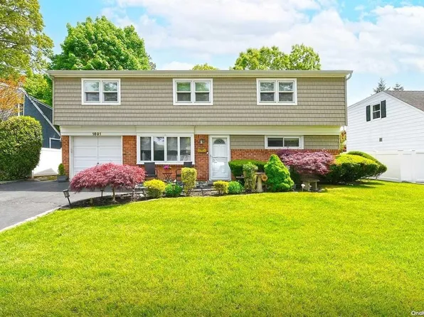 1691 Temple Drive, Wantagh, NY 11793