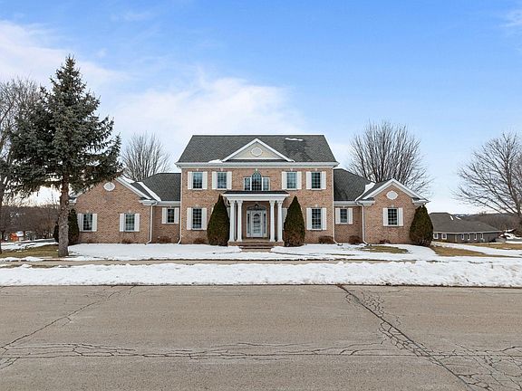 2nd image of 632 Cambridge Dr