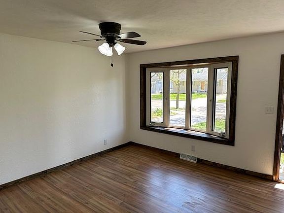 3rd image of 3020 Green Dale Dr