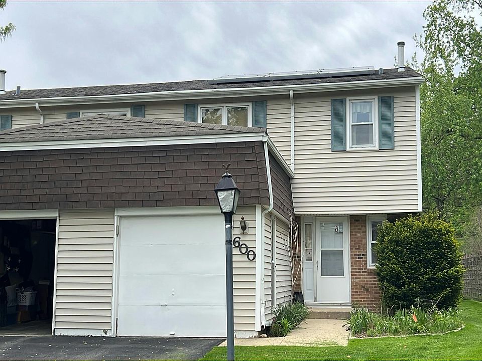 1st image of 600 Hughes Pl
