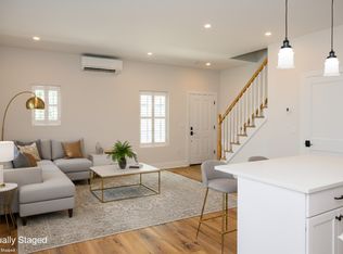 138 Post, East Lyme, CT 06333