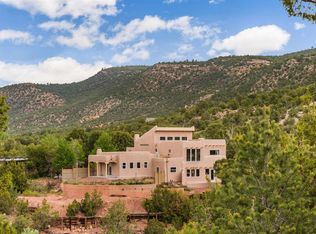10 Vereda Mesita, Santa Fe, NM 87508