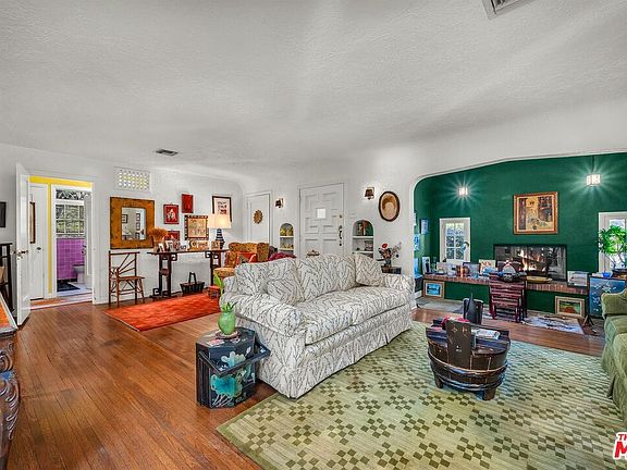 4th image of 12252 Emelita St